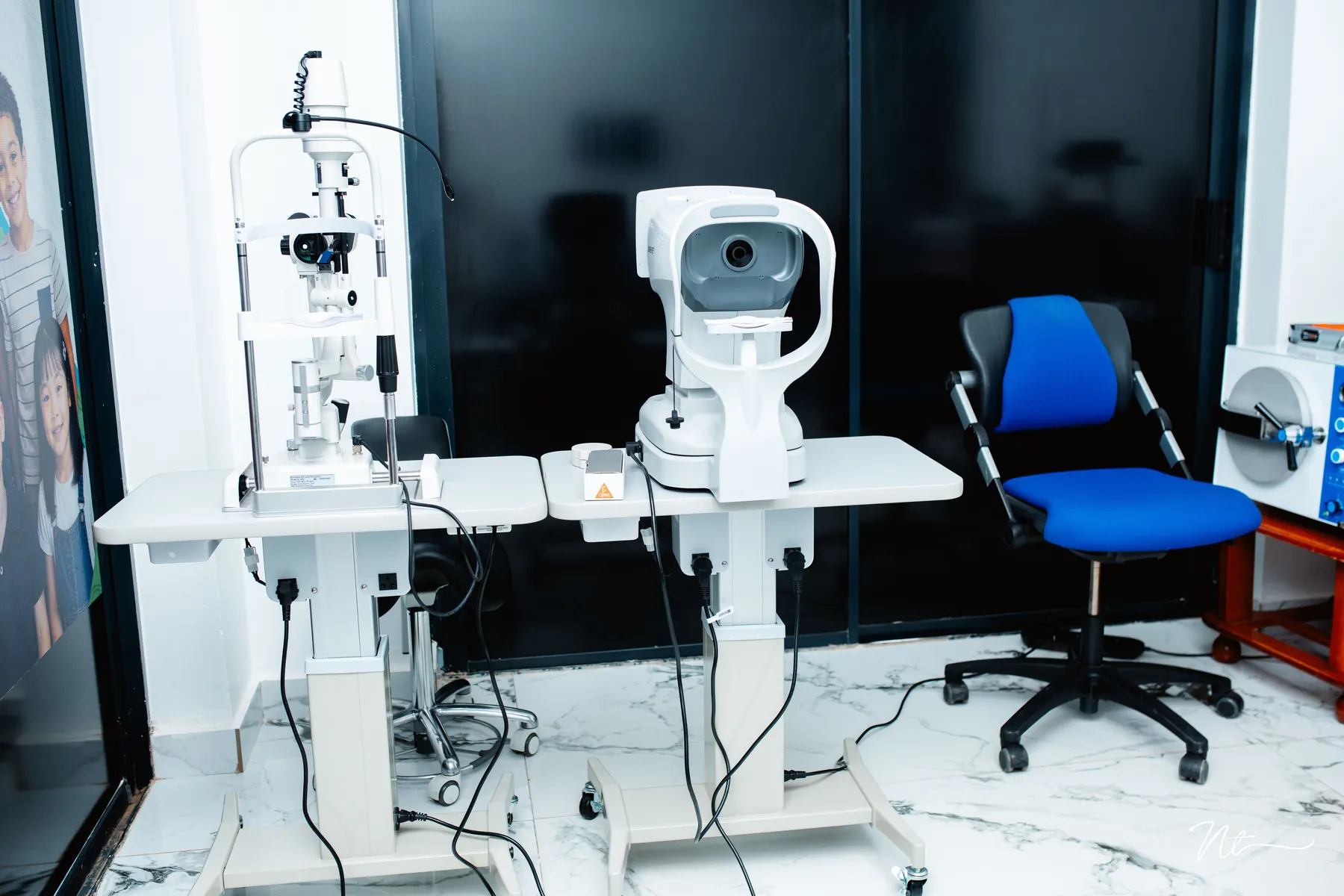Équipements de consultation ophtalmologique