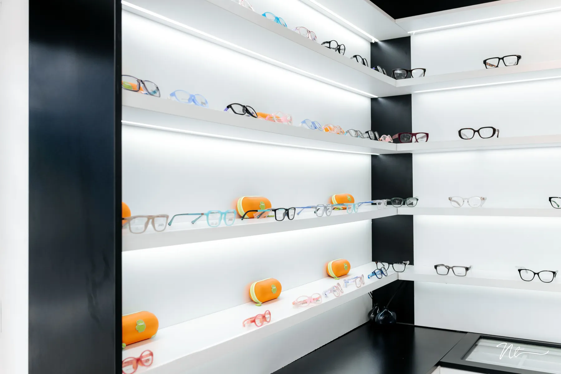 Collection de montures de lunettes