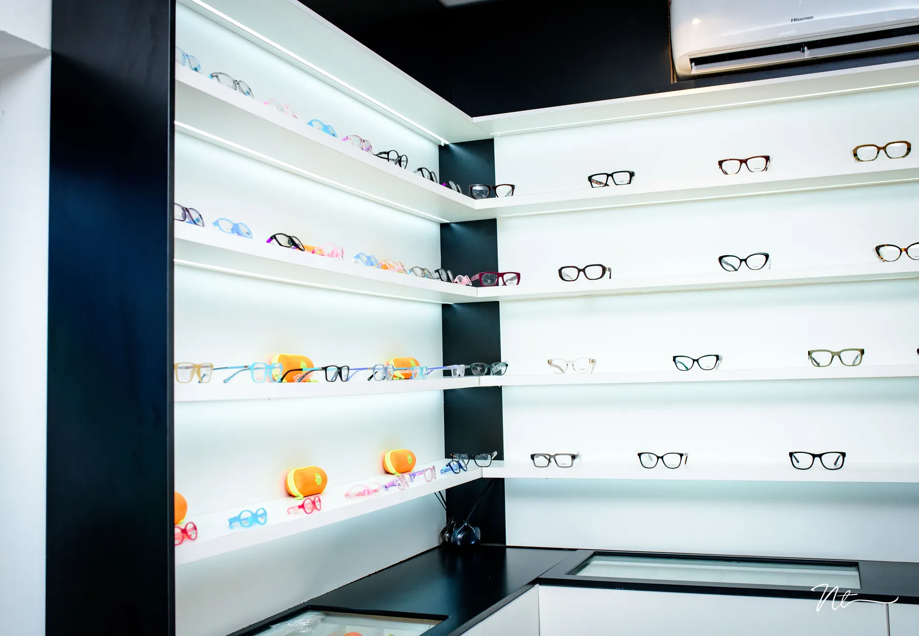 Présentoir de montures de lunettes